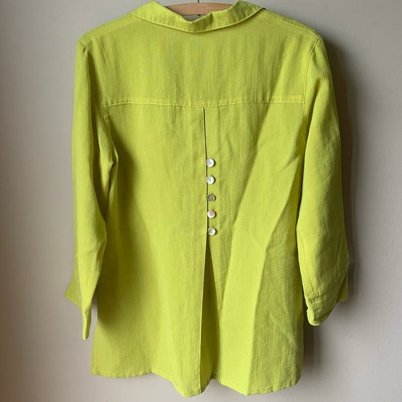 Fridaze linen button front and back lime top - Picture 4 of 6